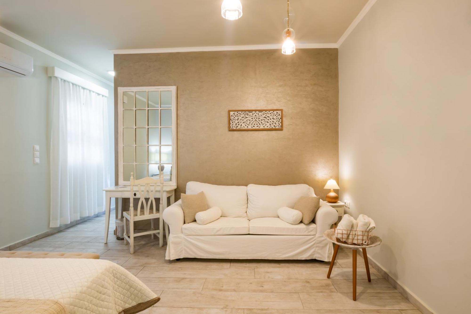 Le Grand Bleu Studios&Apartments Lefkos  Extérieur photo
