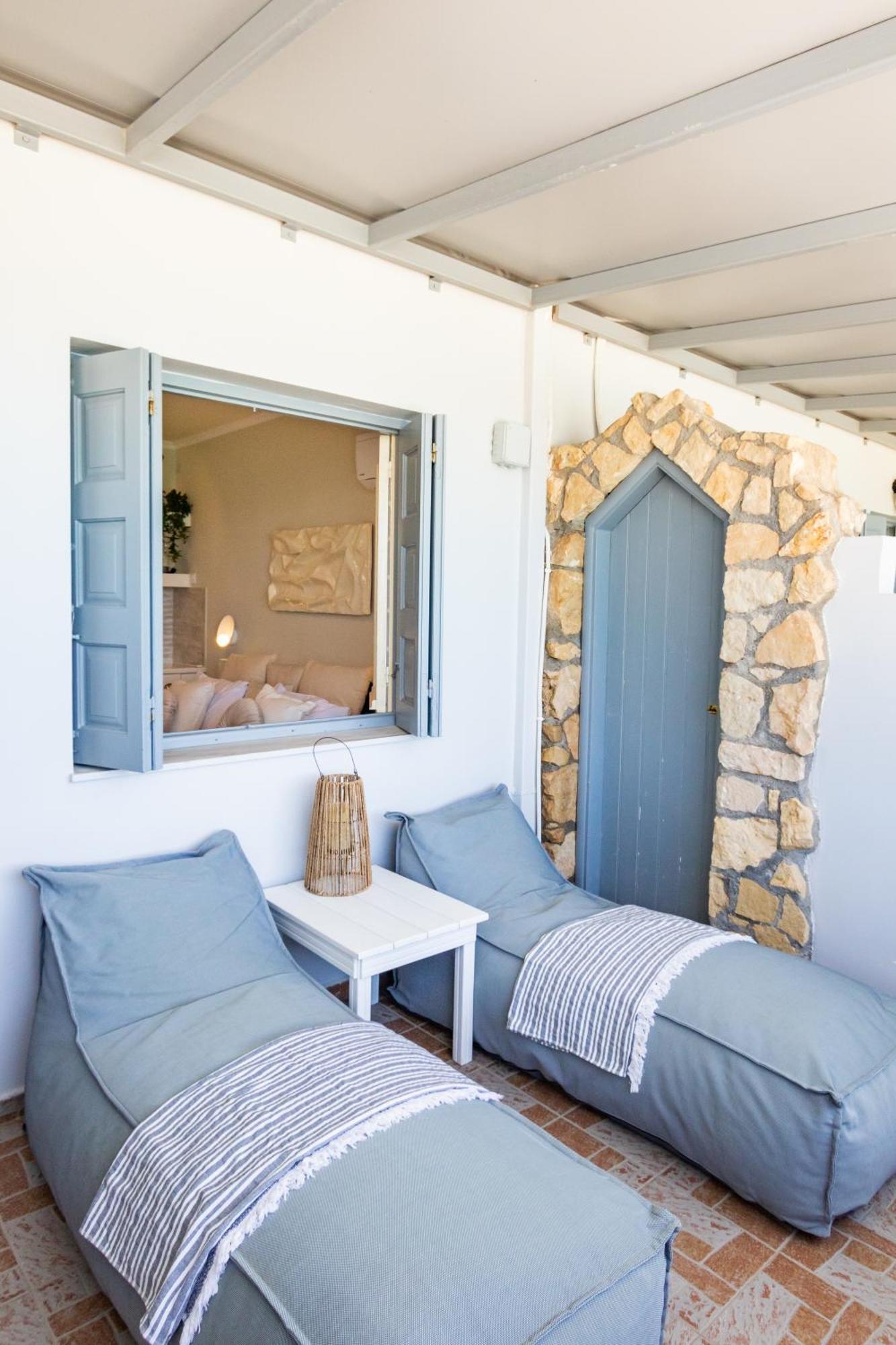 Le Grand Bleu Studios&Apartments Lefkos  Chambre photo